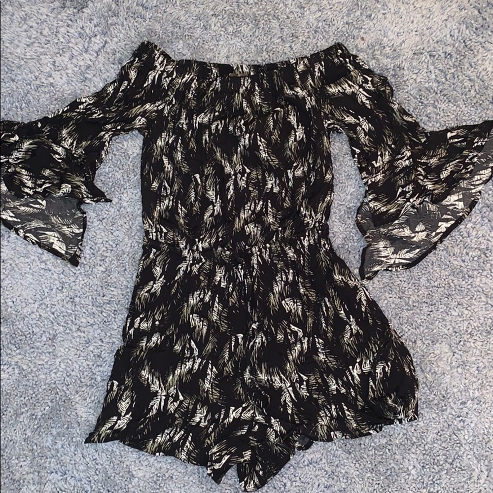 Off the shoulder Express romper